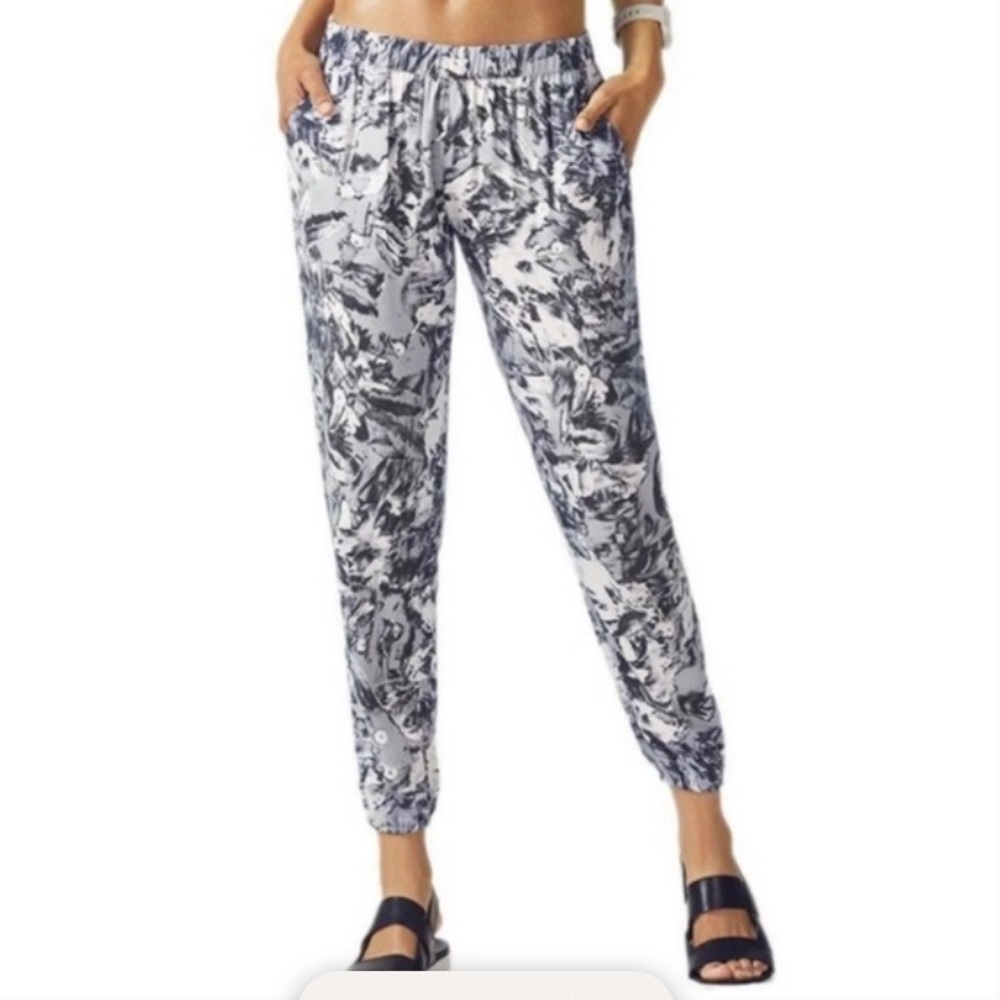 Fabletics || Women's Lightweight joggers size S